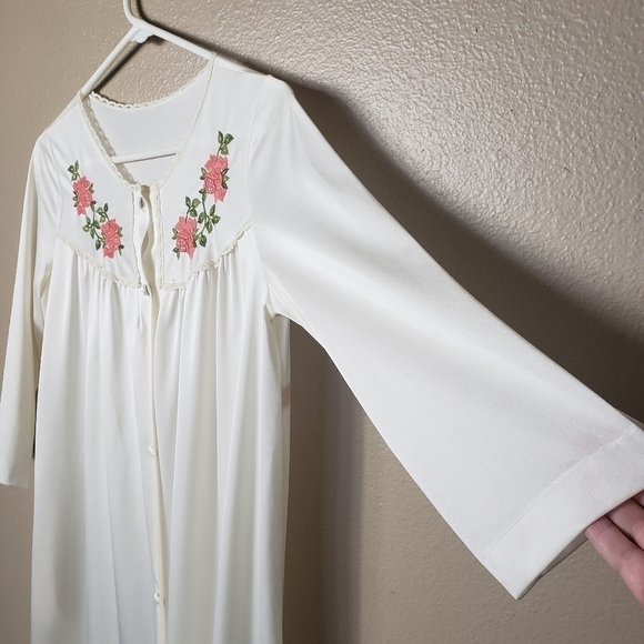 Vintage Lorraine Embroidered Satin Buttonfront Gown Robe-Size S - Picture 3 of 11